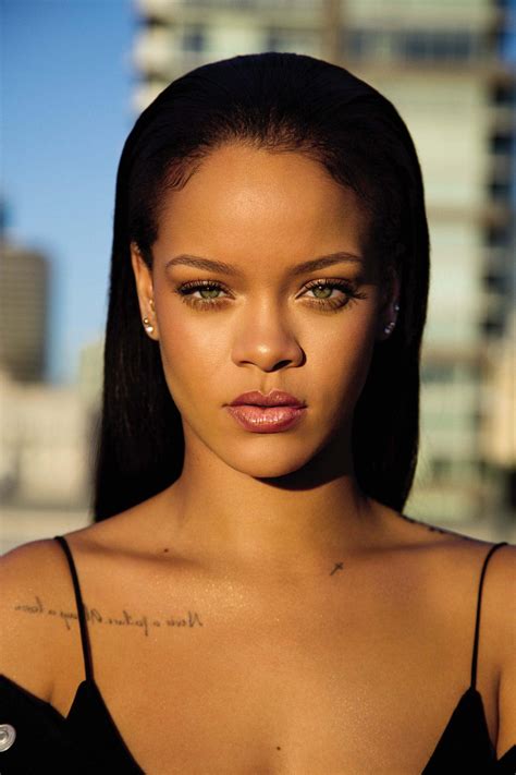 Rihanna makeup